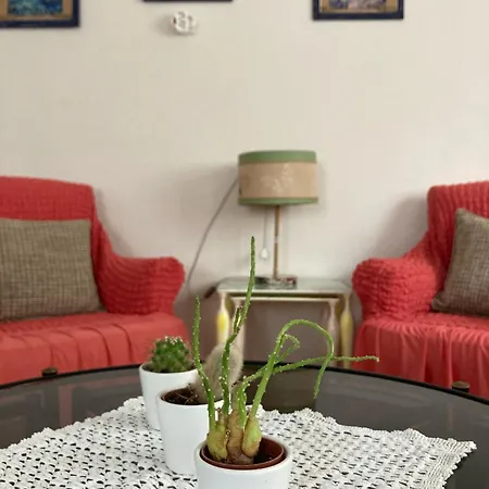 Apartment Large And Simple Family House In Center Antalya