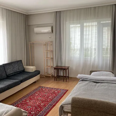 Large And Simple Family House In Center Apartment Antalya