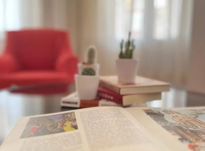 Large And Cosy Family House In Center