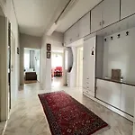 Apartament Large And Cosy Family House In Center